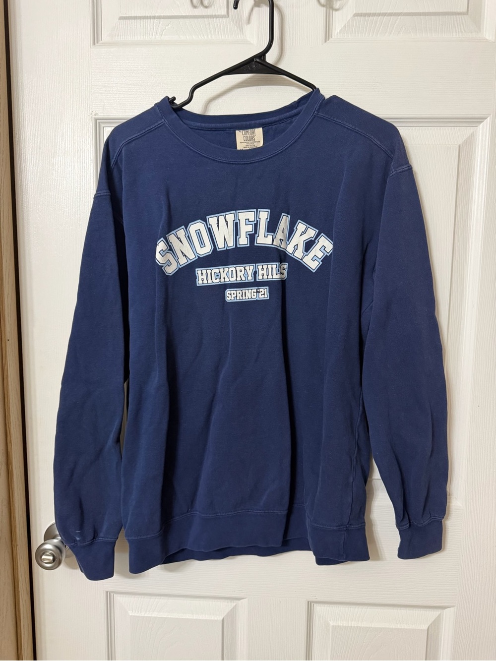 Comfort Colors Navy 'Snowflake Hickory Hills' Graphic Crewneck